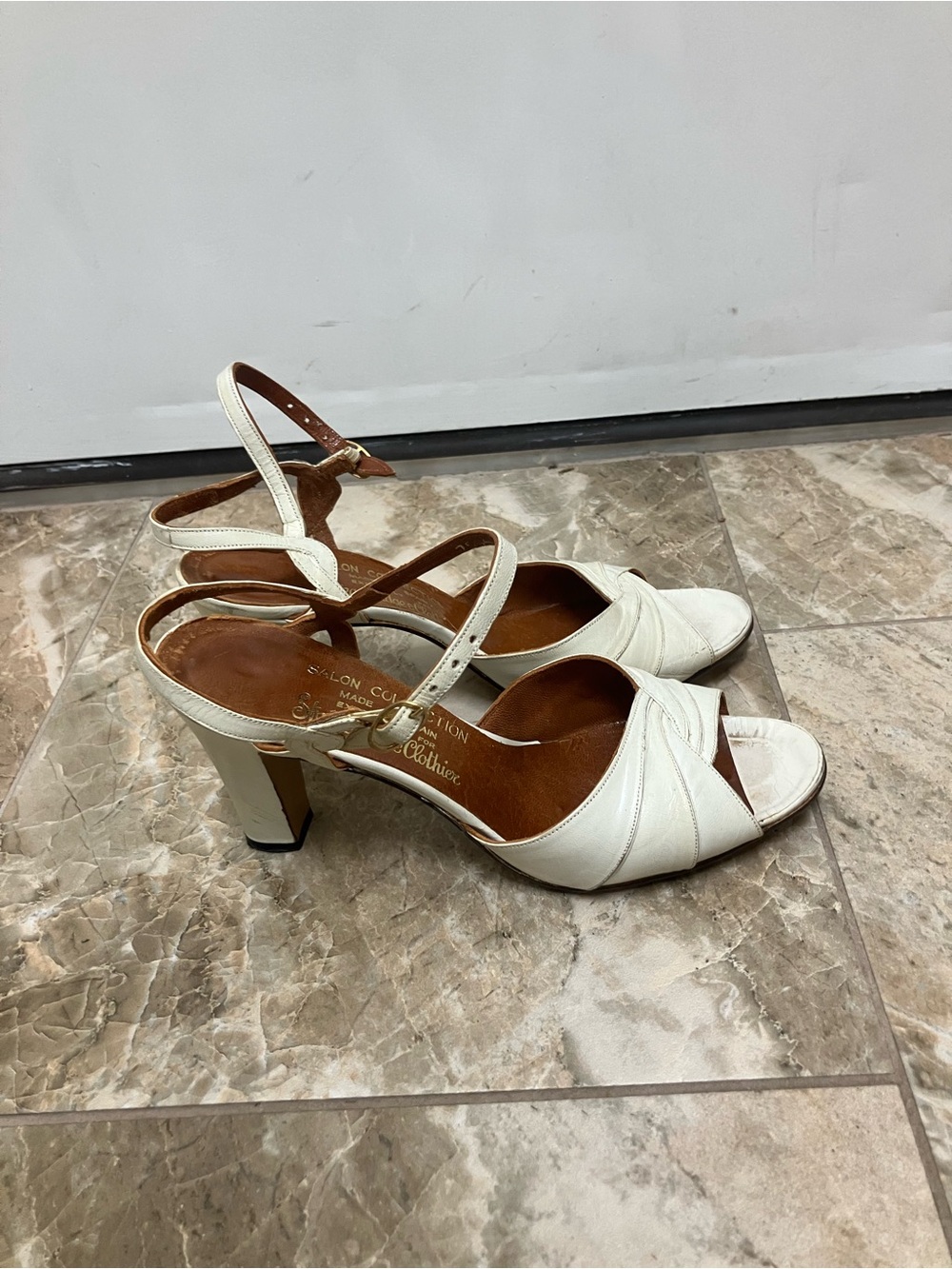 Vintage 1940s Strawbridge & Clothier leather heeled sandals